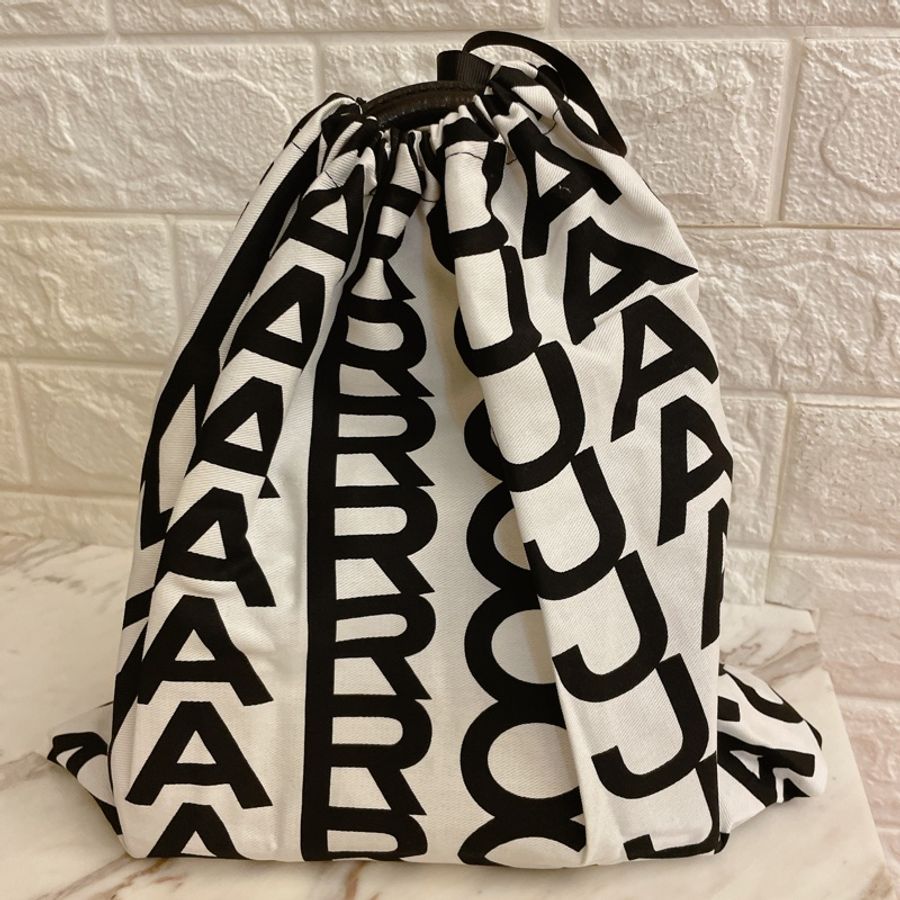 大賠售全新櫃上在售款✨MARC JACOBS 馬克賈伯 ST. MARC 鏈環LOGO草間彌生風格圓點手提/斜背兩用包-4