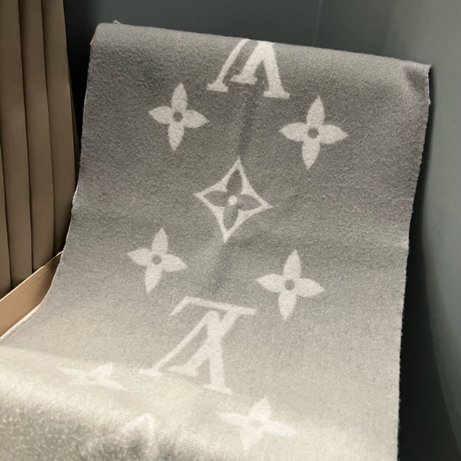Louis Vuitton LV M76336經典Reykjavik Gradient 漸層圍巾 披肩-2