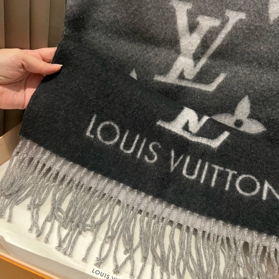 Louis Vuitton LV M76336經典Reykjavik Gradient 漸層圍巾 披肩-18