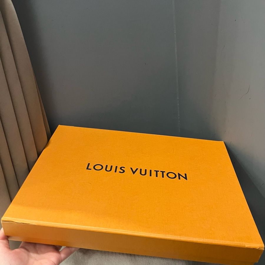 Louis Vuitton LV M76336經典Reykjavik Gradient 漸層圍巾 披肩-22