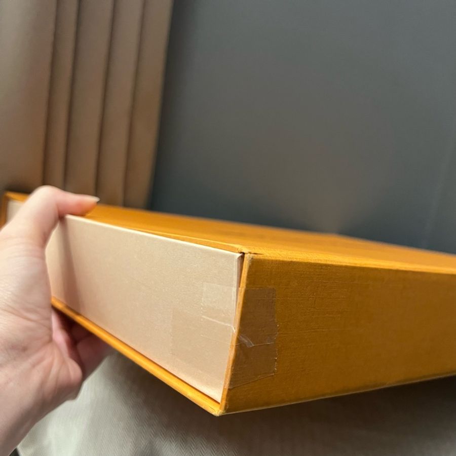 Louis Vuitton LV M76336經典Reykjavik Gradient 漸層圍巾 披肩-25