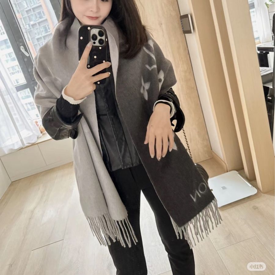 Louis Vuitton LV M76336經典Reykjavik Gradient 漸層圍巾 披肩-26