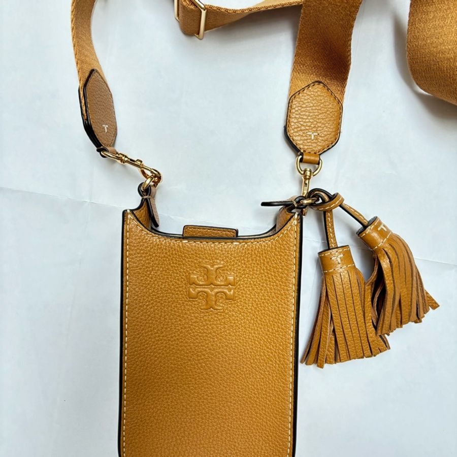 TB浮雕logo流蘇手機袋(咖色)-5