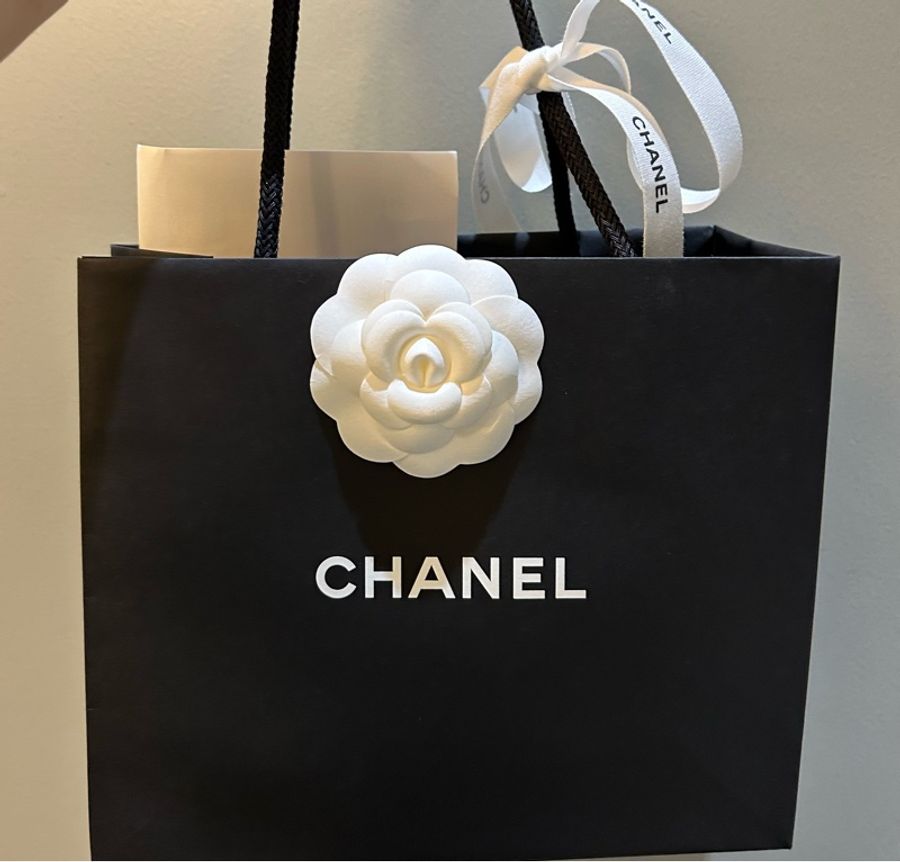 Chanel classic caviar trifold wallet-1