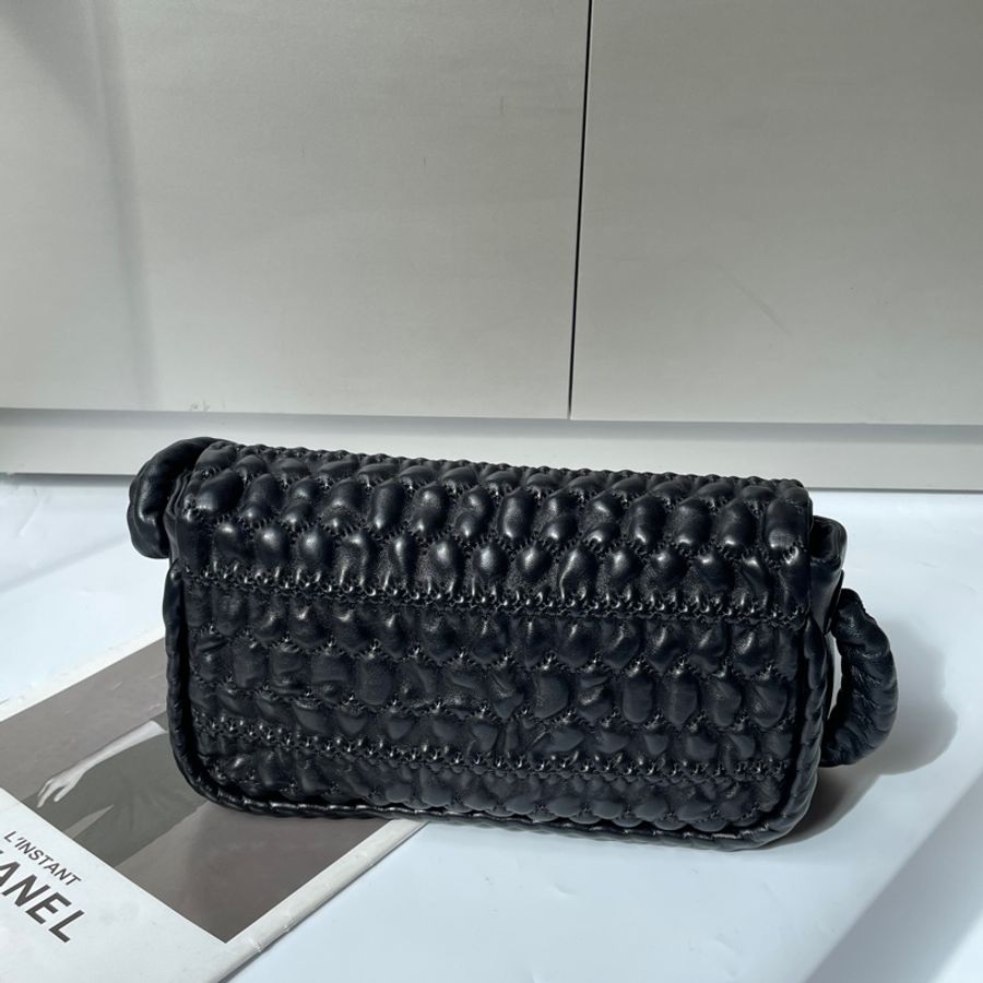 Chanel 單把抓皺口蓋包-1