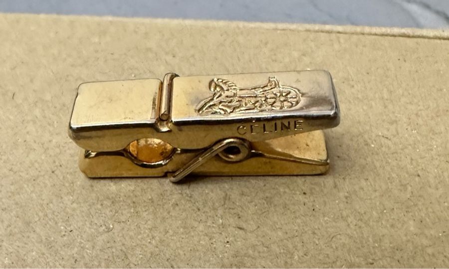 罕有Celine Vintage 可愛馬車logo小夾-11