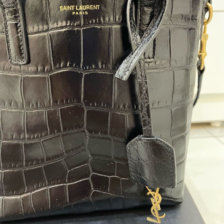 SAINT LAURENT PARIS（YSL)鱷魚皮壓紋皮革迷你購物袋-3