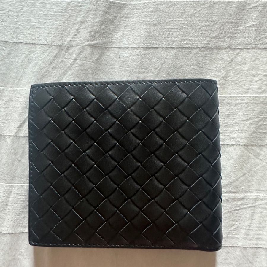 BOTTEGA VENETA 黑色皮夾-1