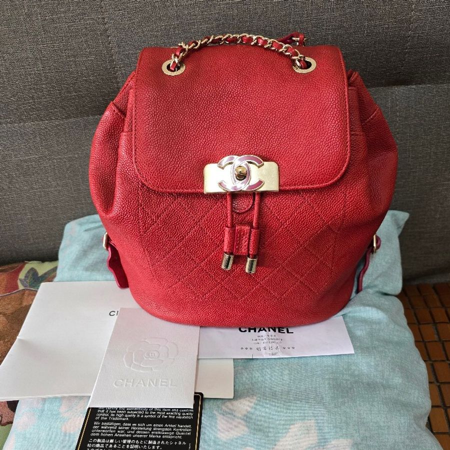未使用近全新chanel後背包,有保證卡,購入證明-1