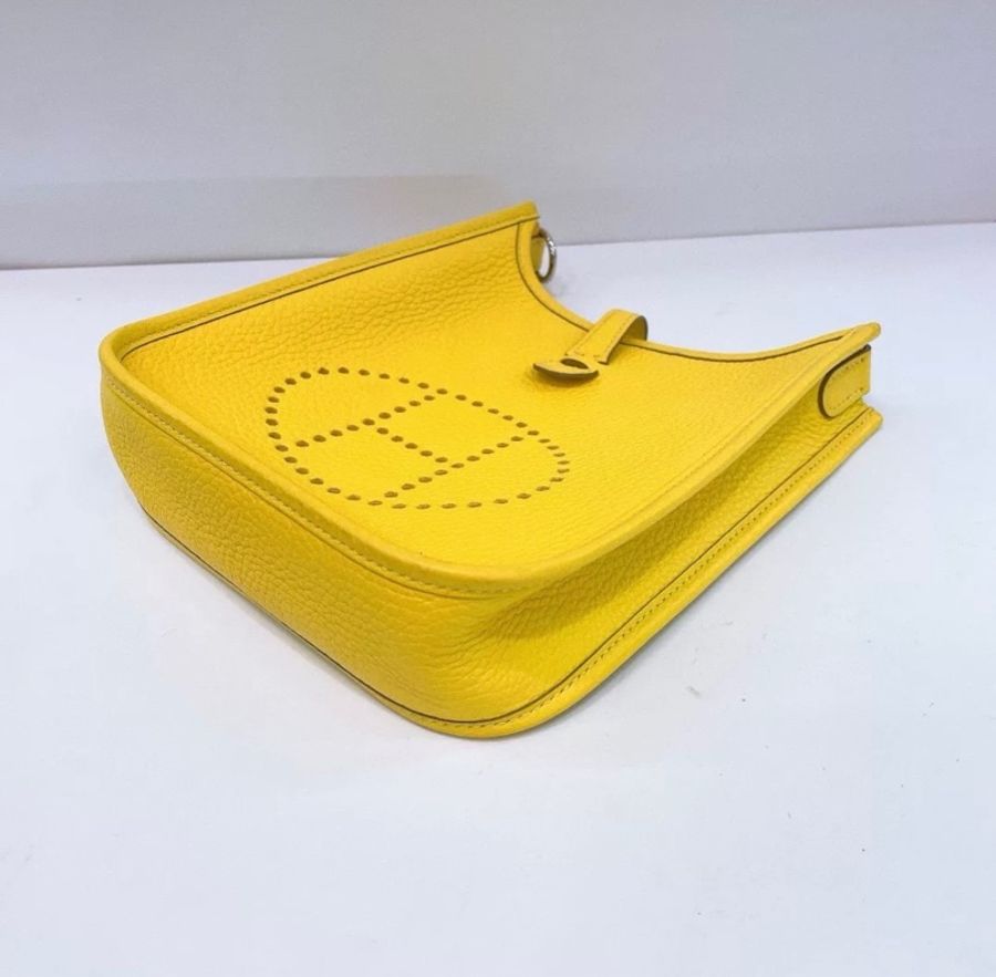 Hermès Mini Evelyn Yellow in excellent condition-4