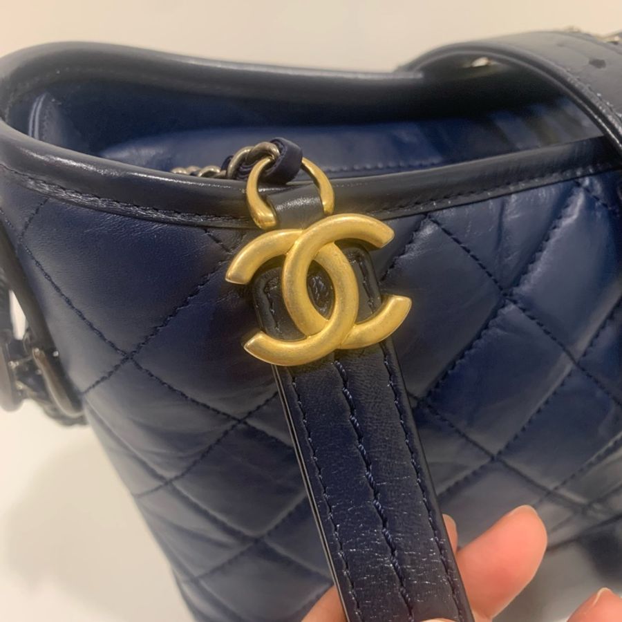Chanel 深藍色大號流浪包-21