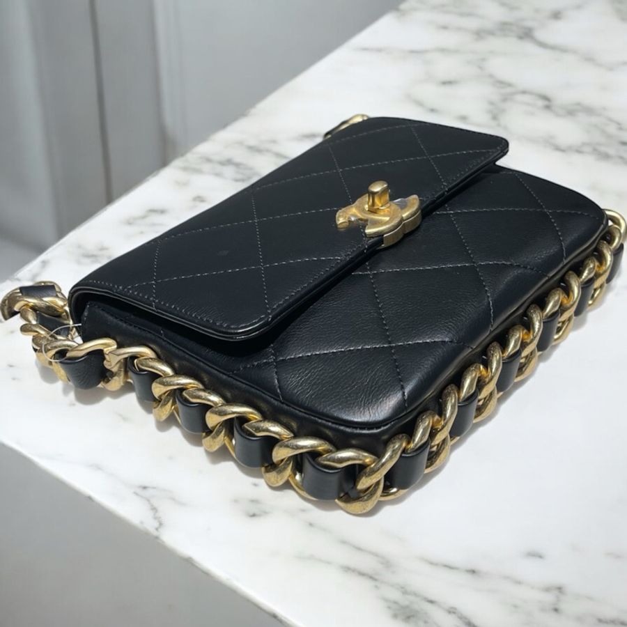 CHANEL 粗皮穿鏈滾邊口蓋包*黑金(晶片款)-4