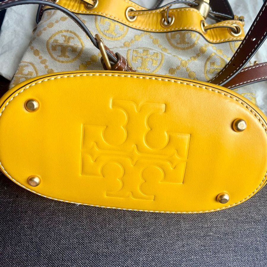 Tory Burch T-monogram bucket bag yellow 水捅包-7