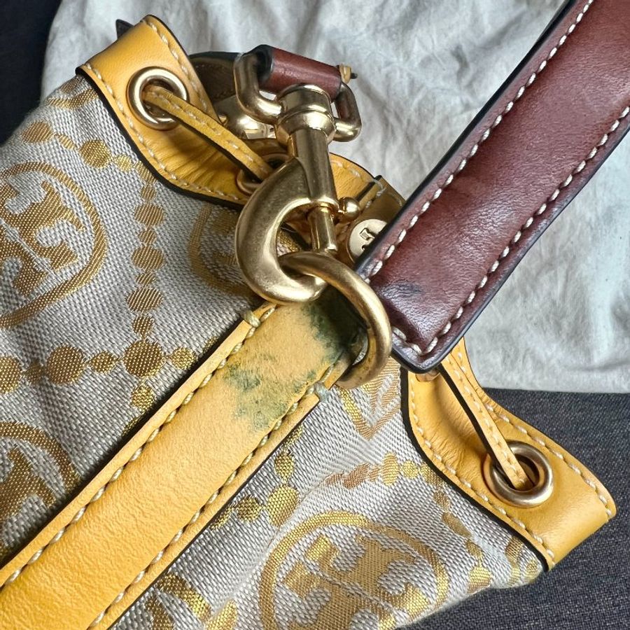 Tory Burch T-monogram bucket bag yellow 水捅包-15