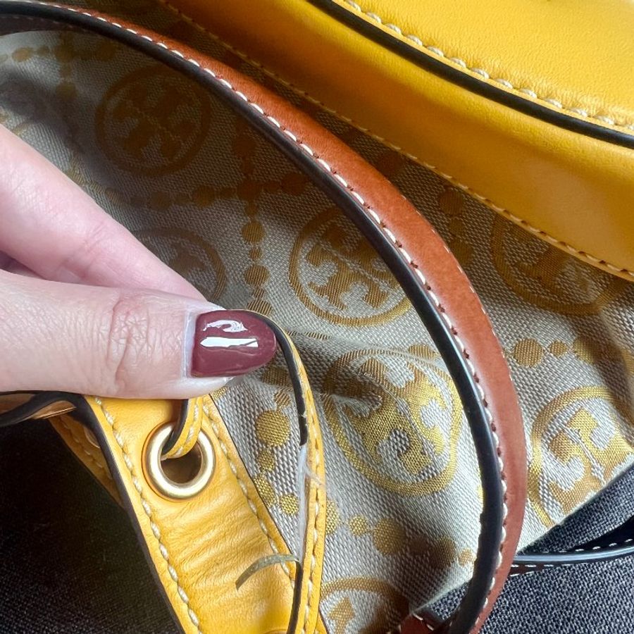 Tory Burch T-monogram bucket bag yellow 水捅包-16