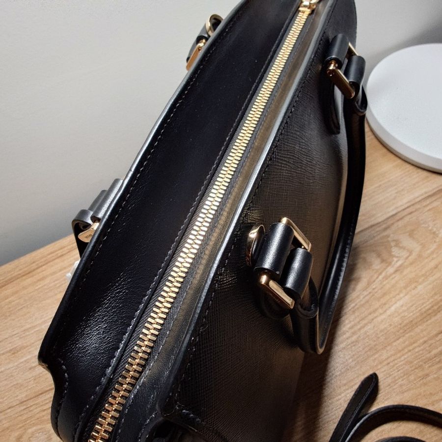 「全新」黑色Prada 手提包(可肩背)Lux saffiano Black Tote Bag-10