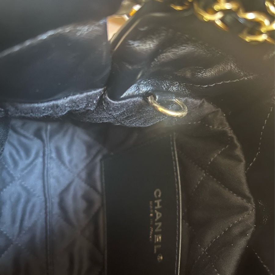 ♡ CHANEL 22 mini bag 迷你黑金 皮質手袋 珍珠CC裝飾錬 ♡-13