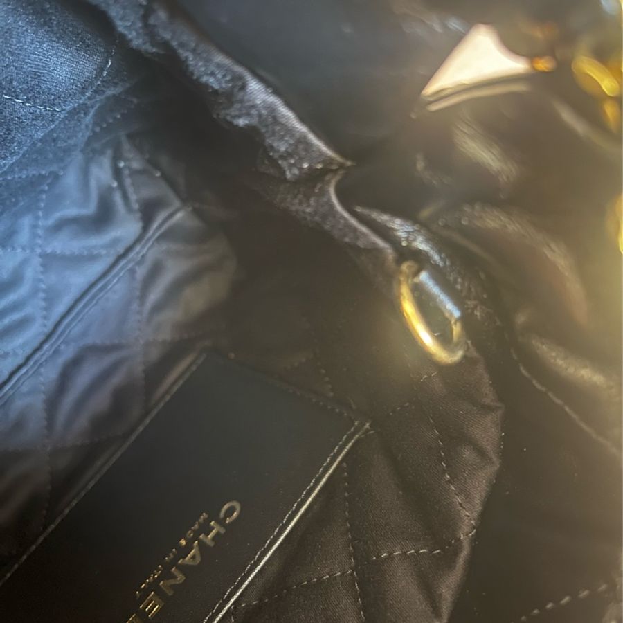 ♡ CHANEL 22 mini bag 迷你黑金 皮質手袋 珍珠CC裝飾錬 ♡-14