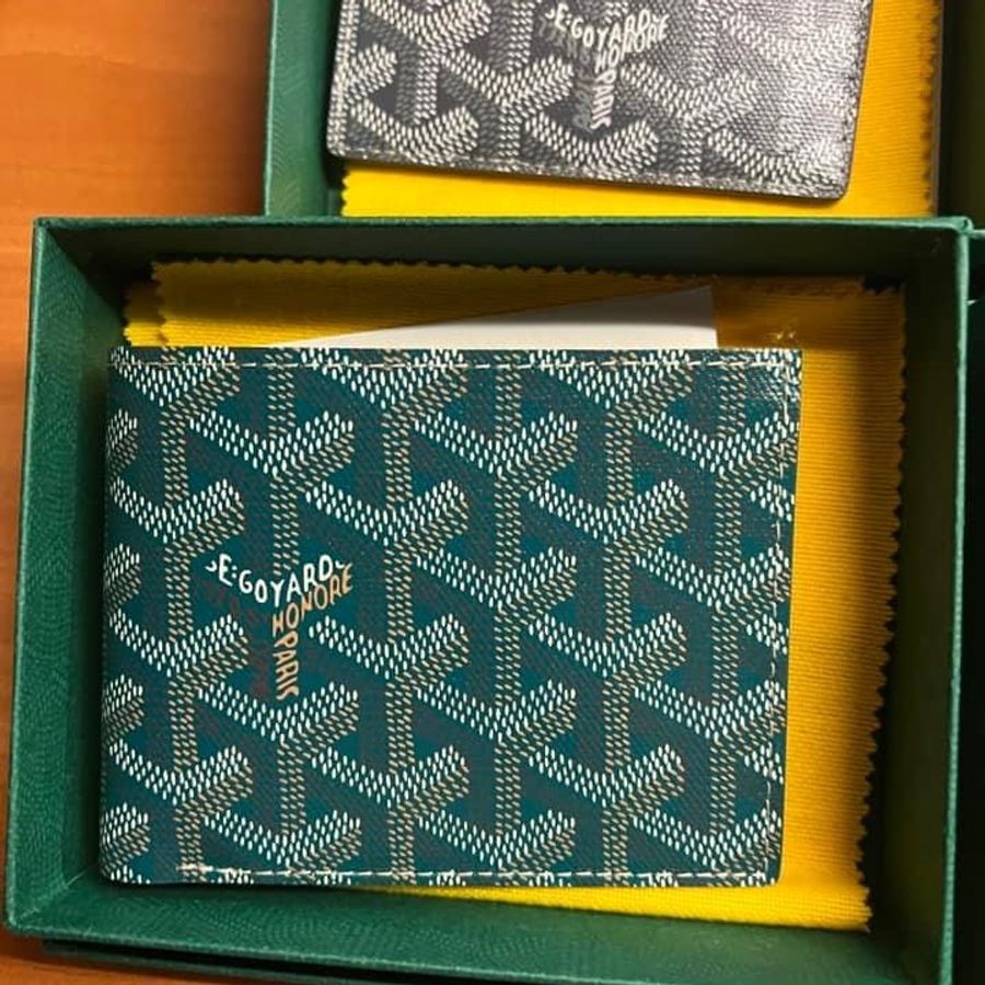 日本衝動購物買太多🇯🇵GOYARD 綠色 victoire wallet 八卡皮夾 用不到出售-0