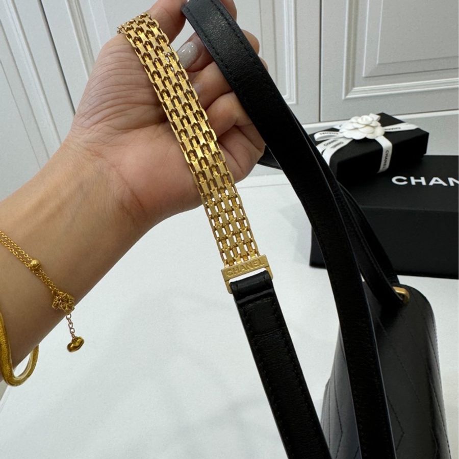 CHANEL 香奈兒 漢堡系列 油蠟牛皮 珐琅 雕刻鏈 黑 信封包 斜背包 肩背包 側背包 手提包-3