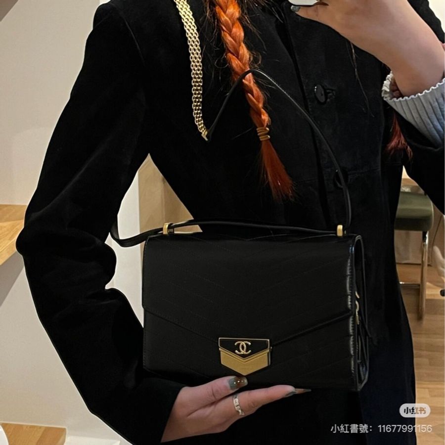 CHANEL 香奈兒 漢堡系列 油蠟牛皮 珐琅 雕刻鏈 黑 信封包 斜背包 肩背包 側背包 手提包-19