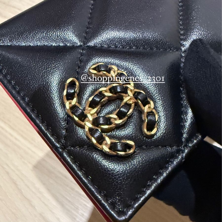 香奈兒 Chanel 全新品 19系列 護照套-7