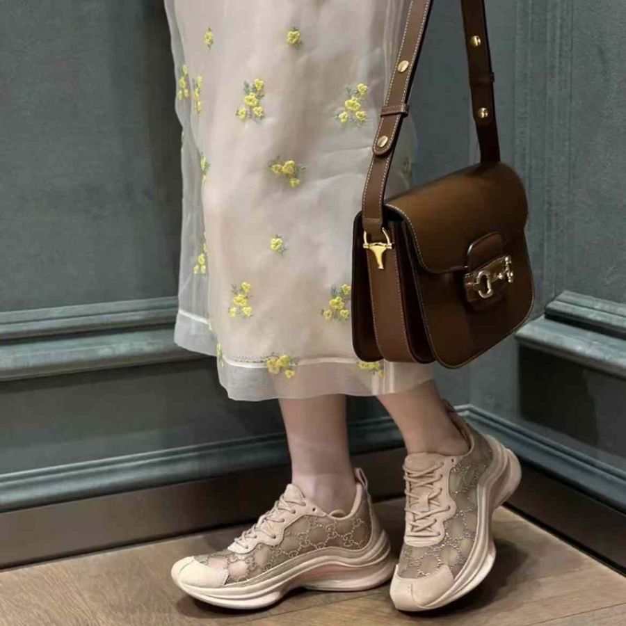 Gucci 水晶logo運動鞋 39號 包裝齊全 只穿兩次 原價近三萬-0