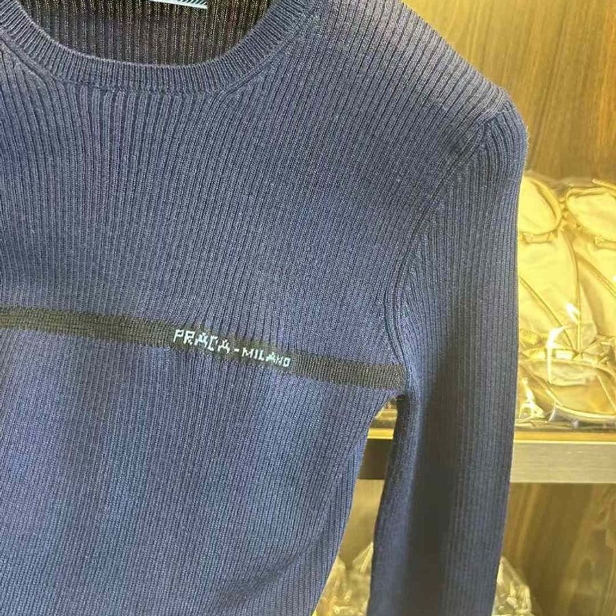 Prada 羊毛內搭衣36號 幾乎全新-2