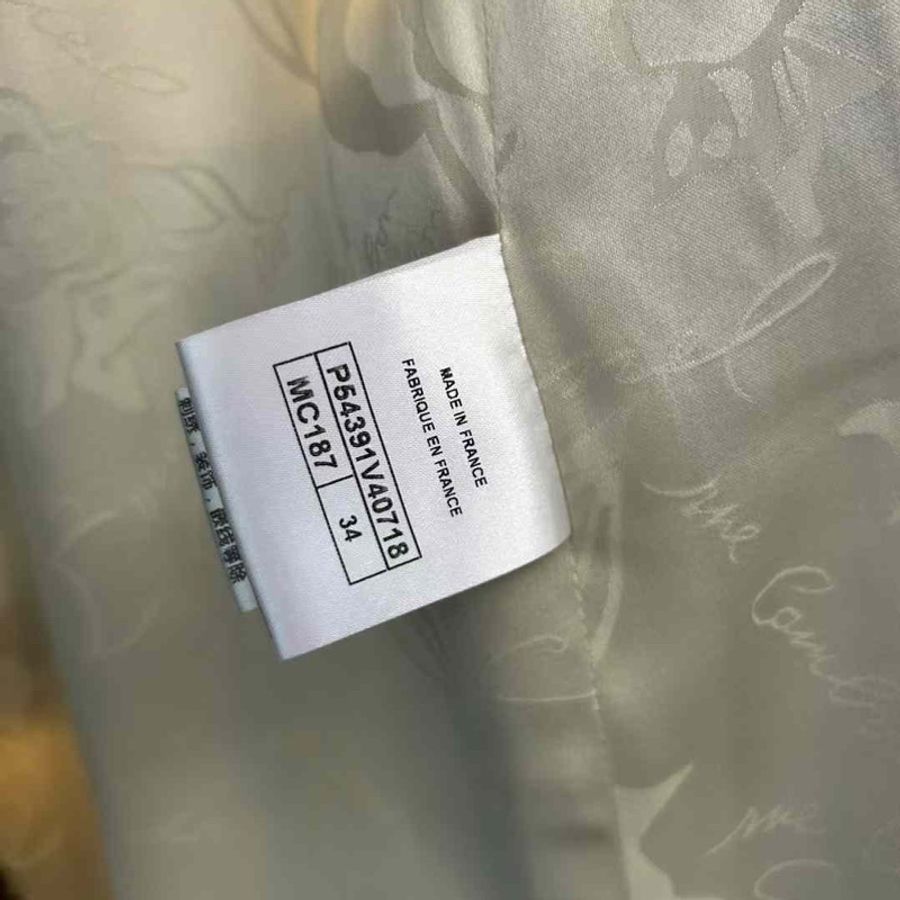 Chanel 秀款大衣 34號 胸圍約92 非常新 高級手工坊Roma 羅馬系列頂級山羊絨 黑白格經典永不過時款-4