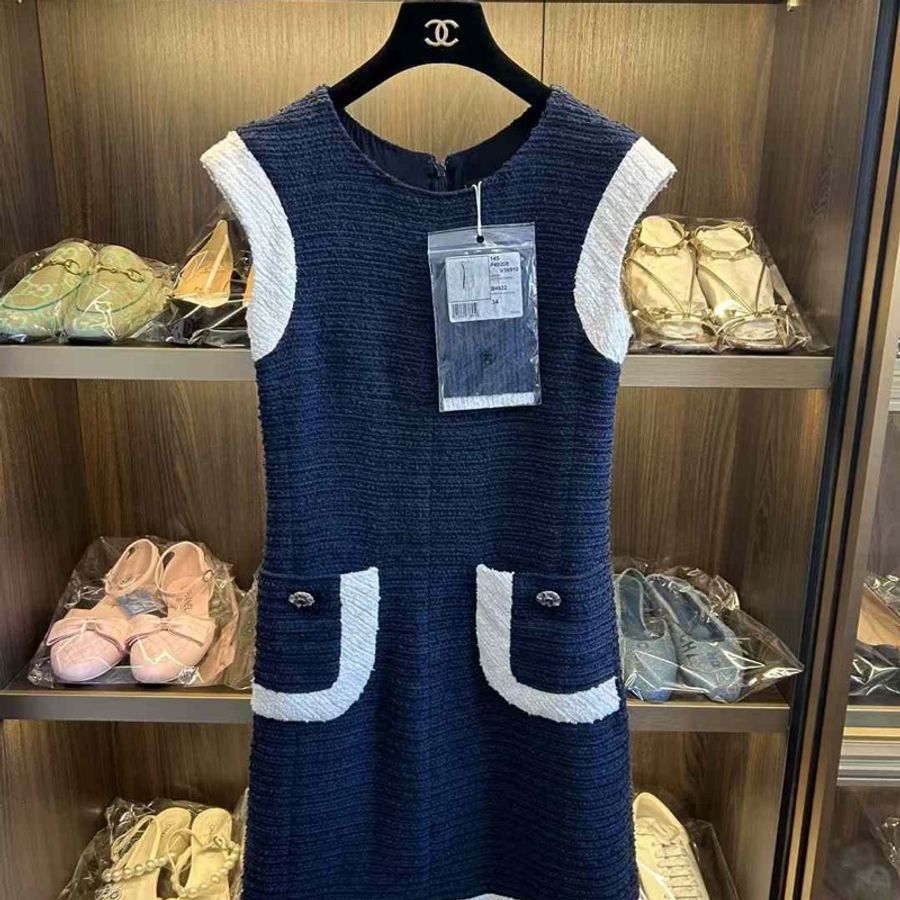 Chanel 秀款連身裙+外套  原價近三十萬 尺寸34碼 全智賢同款 非常新 誠可議-2