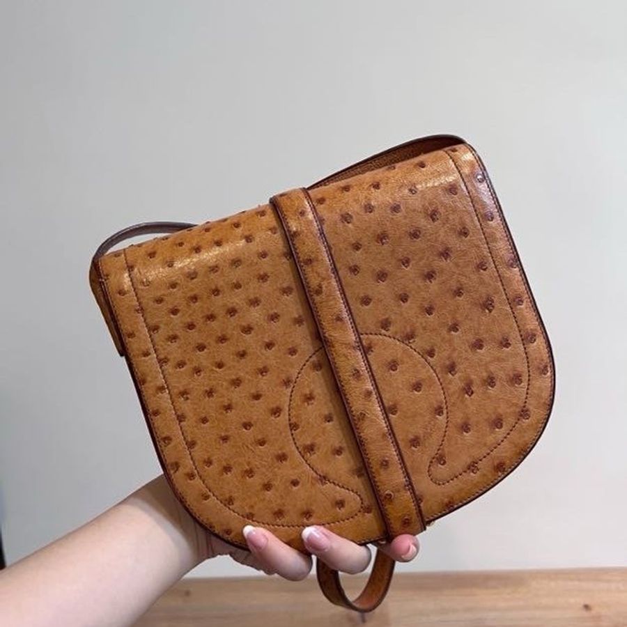 HERMÈS 愛馬仕 鴕鳥皮 金棕 焦糖 肩背包 斜背包 側背包 手提包 馬鞍包-13
