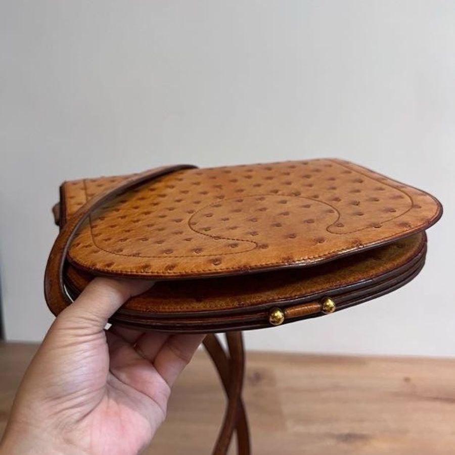 HERMÈS 愛馬仕 鴕鳥皮 金棕 焦糖 肩背包 斜背包 側背包 手提包 馬鞍包-22