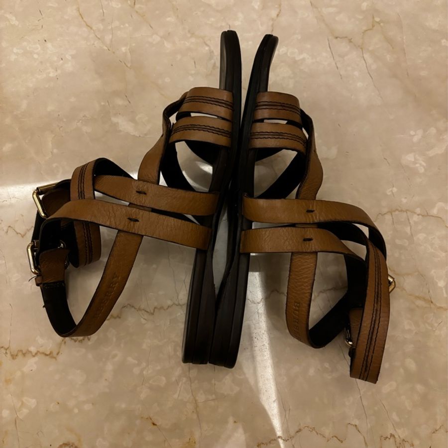 Burberry餅乾色羅馬鞋-4