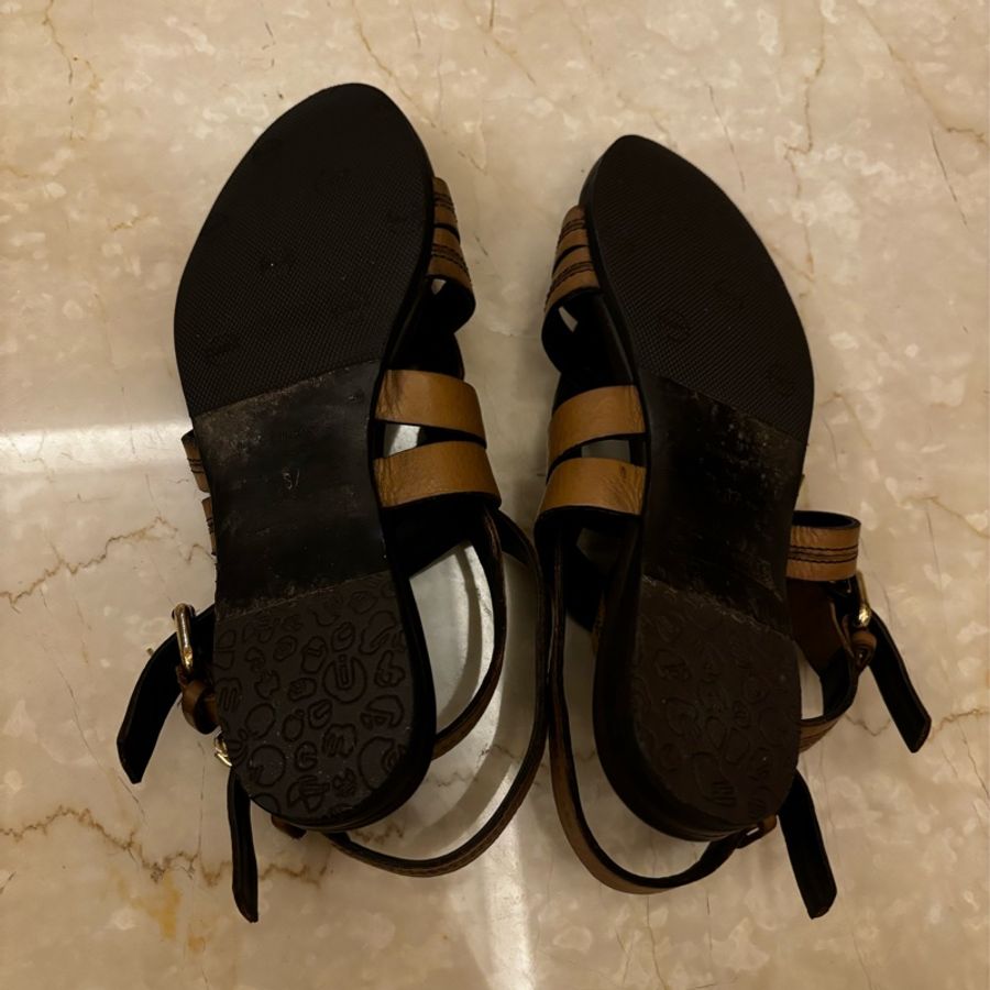 Burberry餅乾色羅馬鞋-6