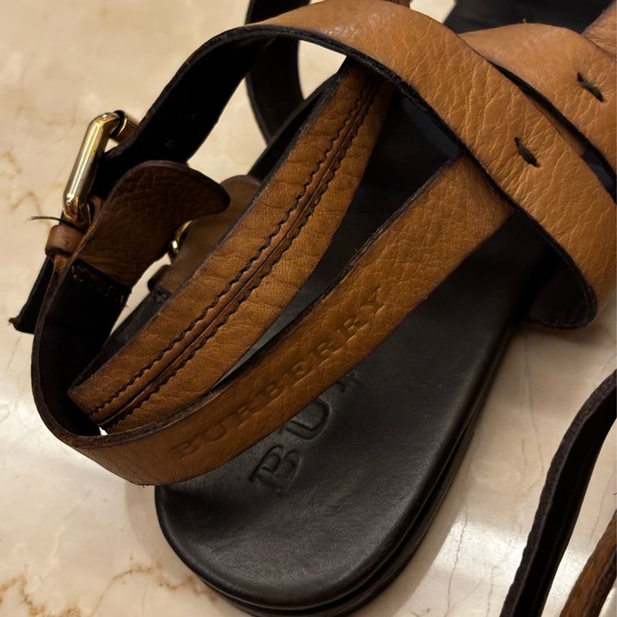 Burberry餅乾色羅馬鞋-8