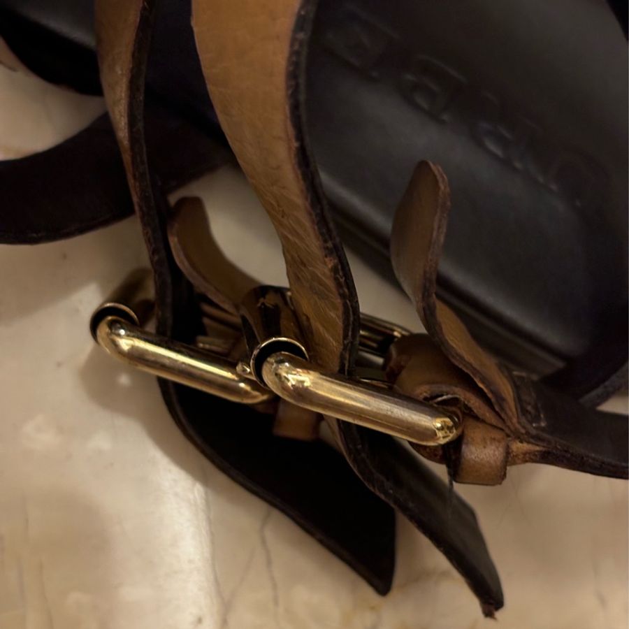 Burberry餅乾色羅馬鞋-9