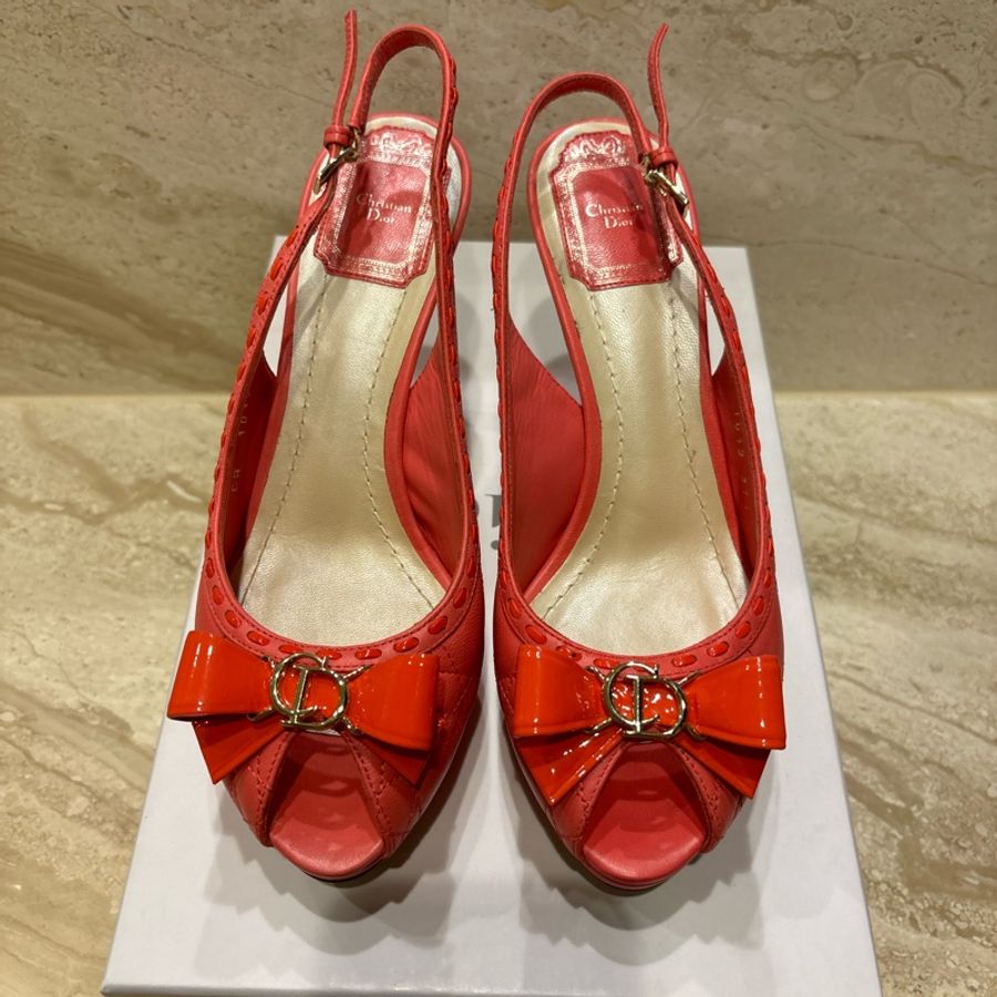 Dior粉色高跟鞋-1