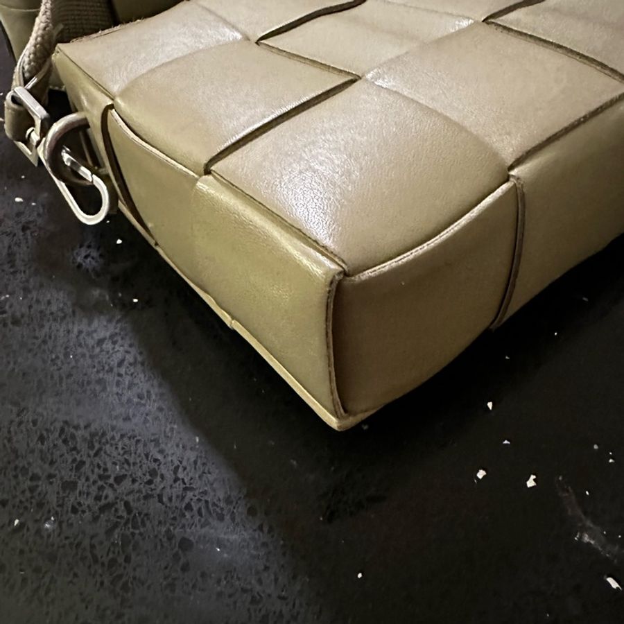 Bottega veneta BV 尼龍肩帶二合一莫蘭迪灰綠色 附防塵袋-11