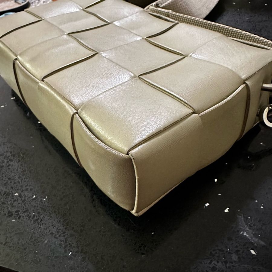 Bottega veneta BV 尼龍肩帶二合一莫蘭迪灰綠色 附防塵袋-12