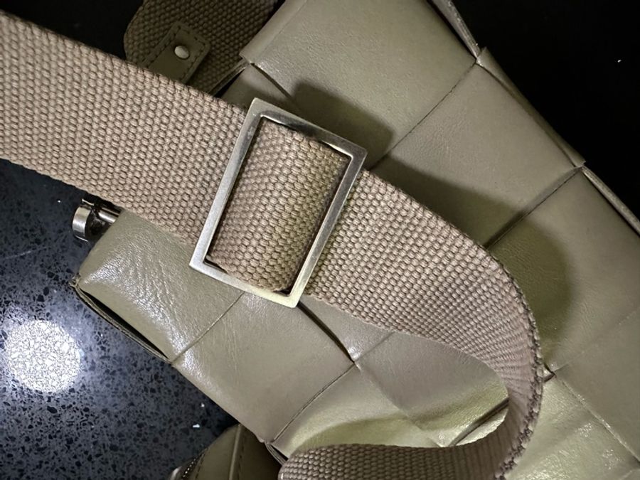 Bottega veneta BV 尼龍肩帶二合一莫蘭迪灰綠色 附防塵袋-19