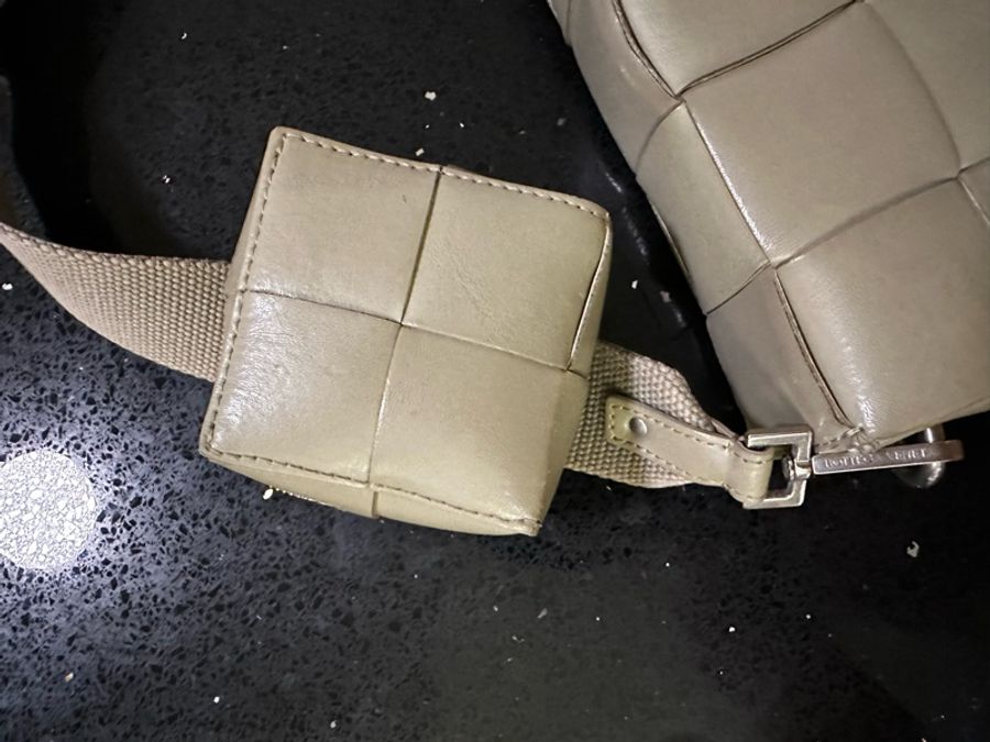 Bottega veneta BV 尼龍肩帶二合一莫蘭迪灰綠色 附防塵袋-24