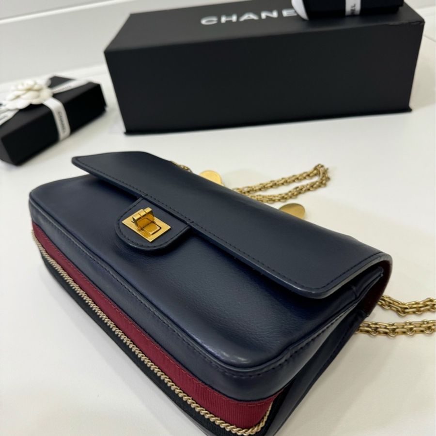 Chanel 香奈兒 漢堡 限量款 2.55 徽章 藏藍 斜背包 肩背包 側背包 手提包 鏈條包 帶鏈包-12