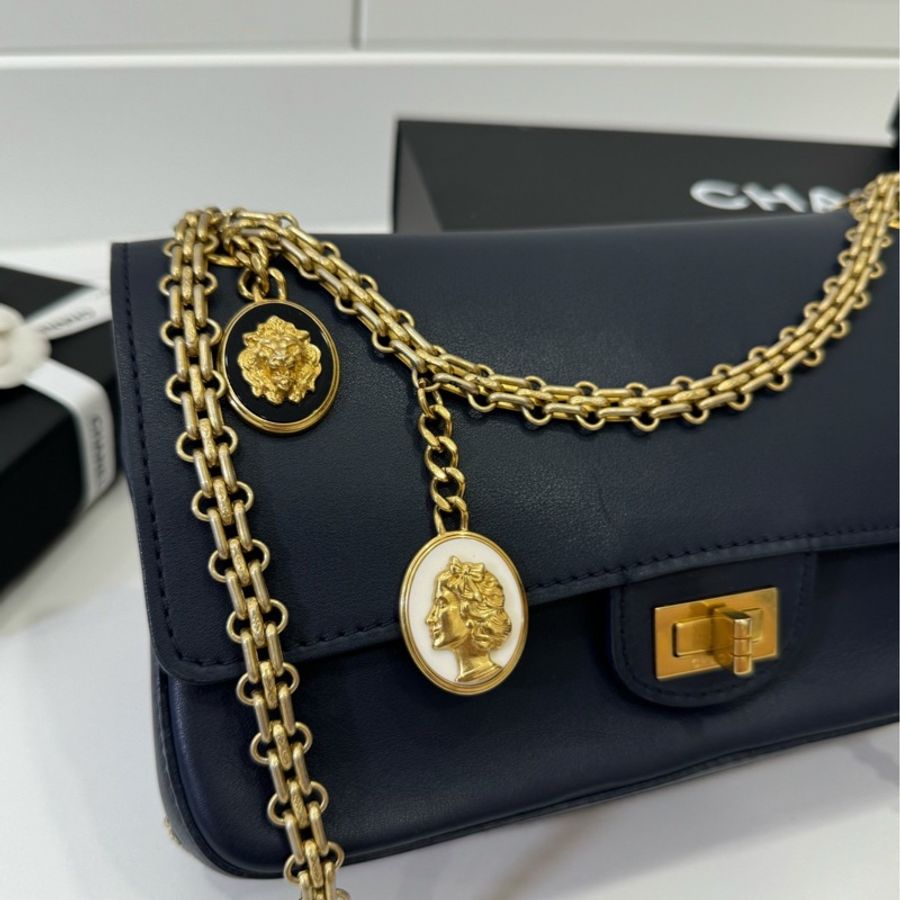 Chanel 香奈兒 漢堡 限量款 2.55 徽章 藏藍 斜背包 肩背包 側背包 手提包 鏈條包 帶鏈包-31