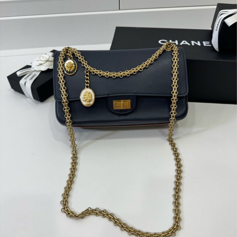 Chanel 香奈兒 漢堡 限量款 2.55 徽章 藏藍 斜背包 肩背包 側背包 手提包 鏈條包 帶鏈包-33