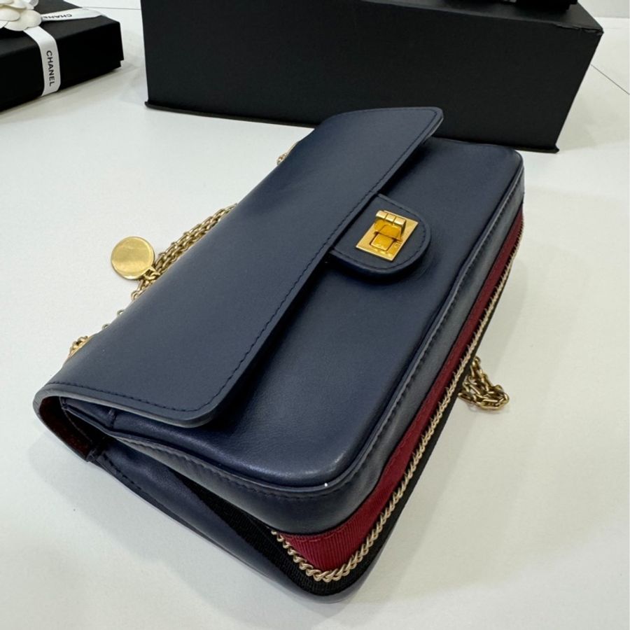 Chanel 香奈兒 漢堡 限量款 2.55 徽章 藏藍 斜背包 肩背包 側背包 手提包 鏈條包 帶鏈包-38
