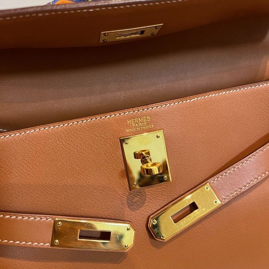 愛馬仕 Hermes Kelly 焦糖色 金棕 金扣 內縫 32 凱莉包 手提包 肩背包 斜背包 附絲巾-4