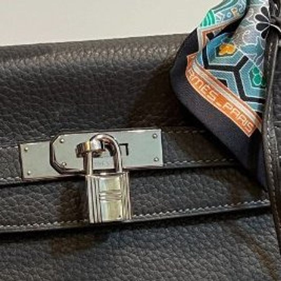 HERMES 愛馬仕 Kelly 32 灰 凱莉包 字母E 銀釦 手提包 斜背包 側背包 附絲巾-29