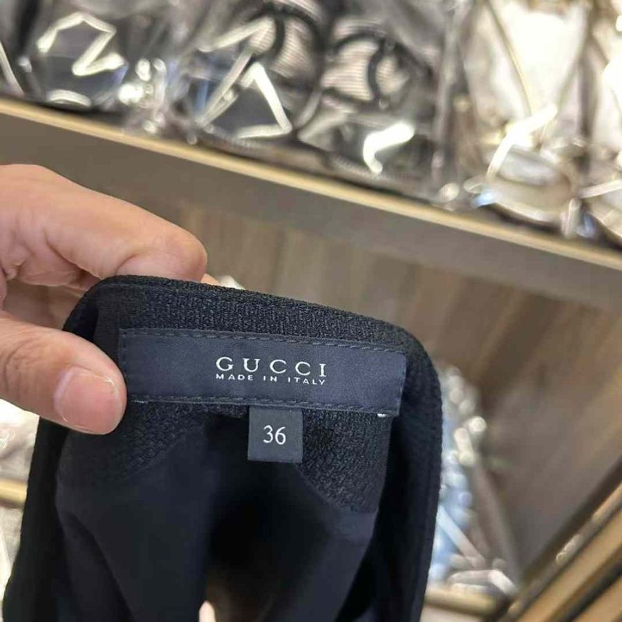 Gucci 短裙 尺寸36碼 腰圍約72 放著沒甚麼穿很新-2