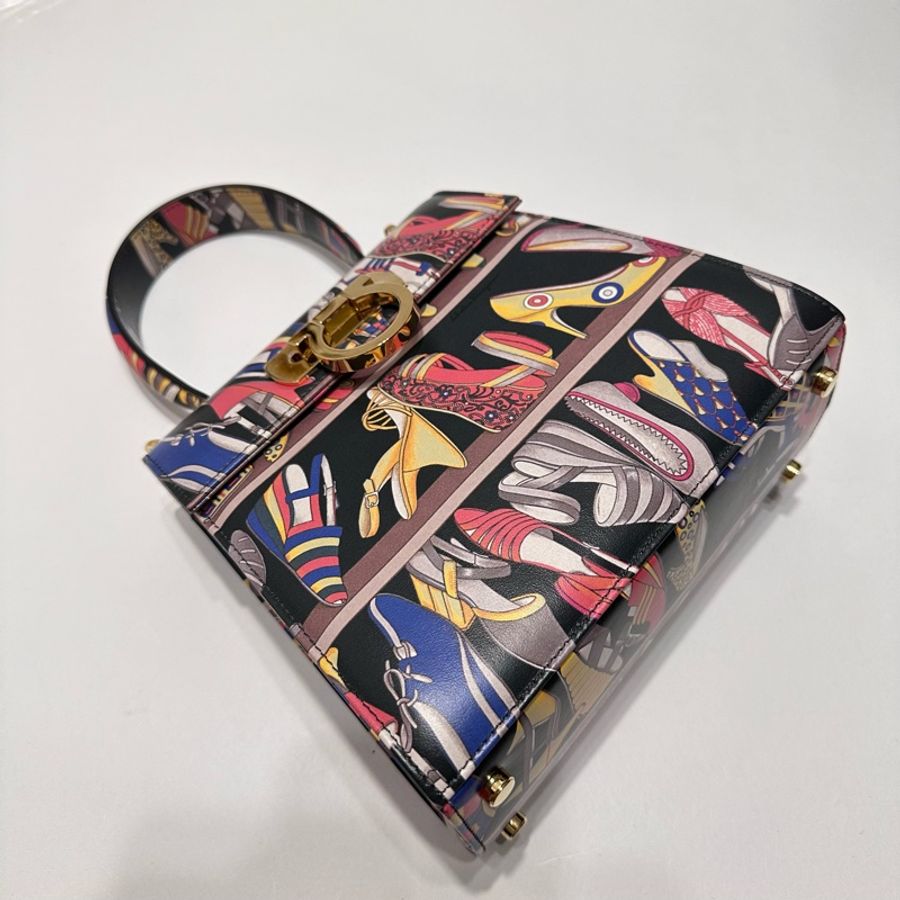 淚之女王都買不到的Creation Top Handle 博物館系列手提包-3