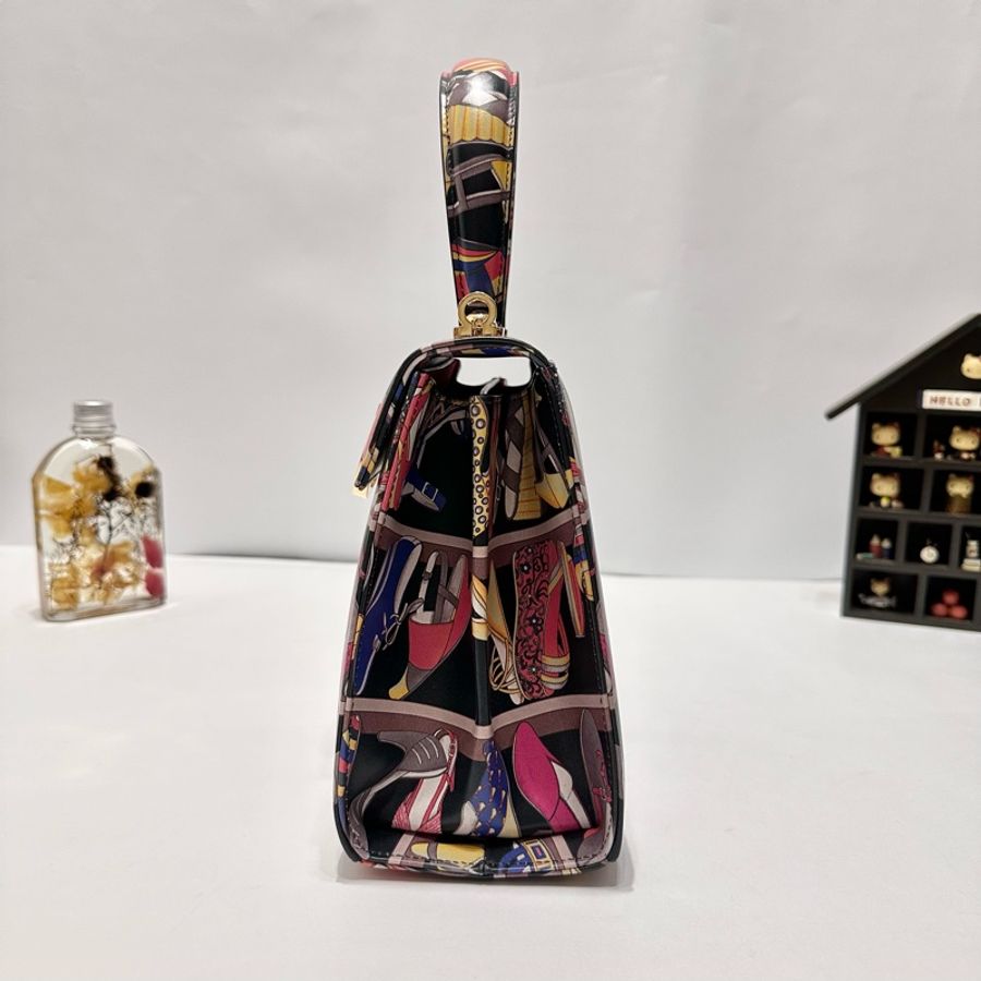 淚之女王都買不到的Creation Top Handle 博物館系列手提包-5